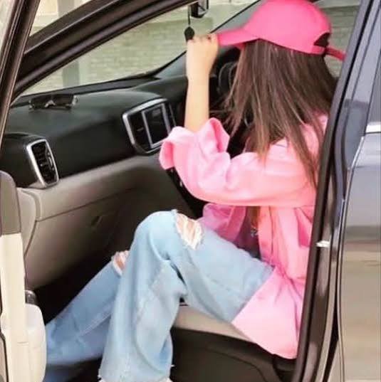  عکس دختر با کلاه برای پروفایل