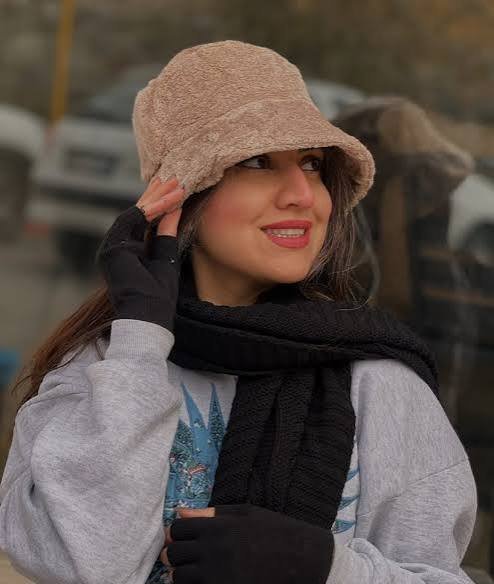  عکس دختر با کلاه زمستانی