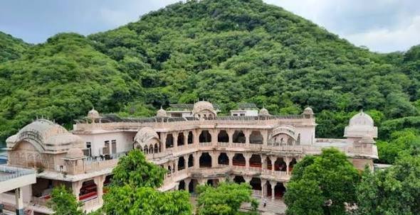  عکس معبد روی کوه در هندوستان با کیفیت فوق العاده