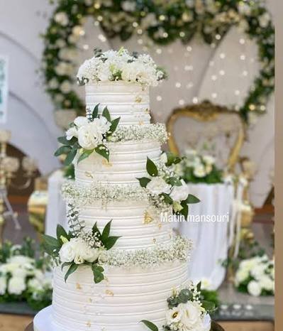  عکس کیک چند طبقه با تزئین گل برای عروسی