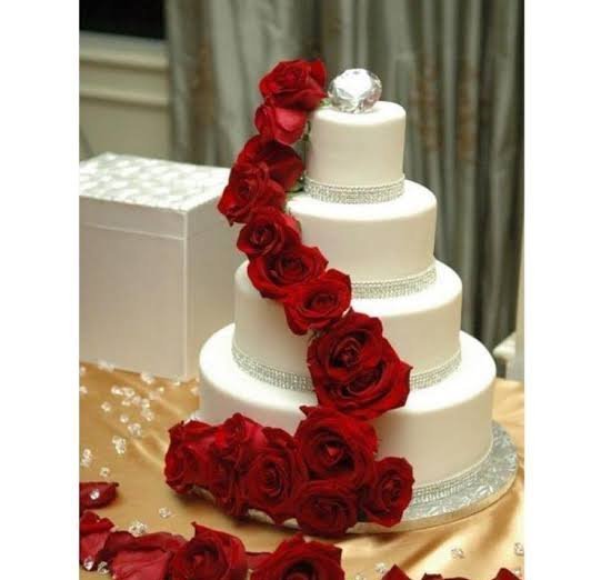  عکس کیک چند طبقه با تزئین گل برای عروسی