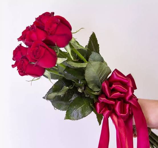  عکس هنری دسته گل رز قرمز