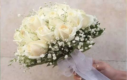  عکس دسته گل رز سفید جدید برای عقد و عروسی
