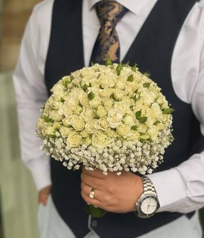  دسته گل عروس رز مینیاتوری