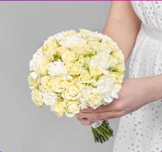  دسته گل عروس رز مینیاتوری