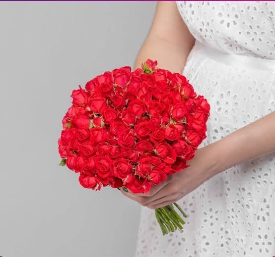  دسته گل عروس رز مینیاتوری