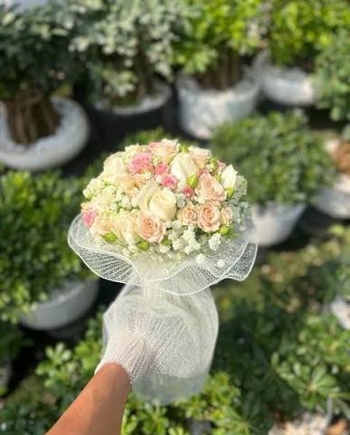  دسته گل عروس رز مینیاتوری