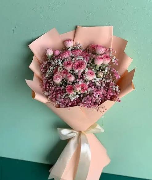 دسته گل ژیپسوفیلا و رز مینیاتوری