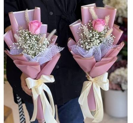  دسته گل ژیپسوفیلا و رز مینیاتوری