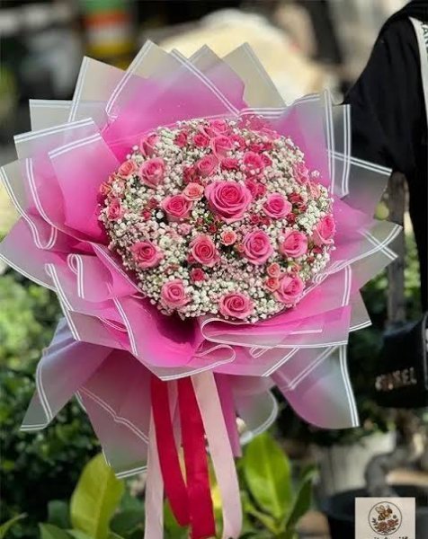  دسته گل ژیپسوفیلا و رز مینیاتوری