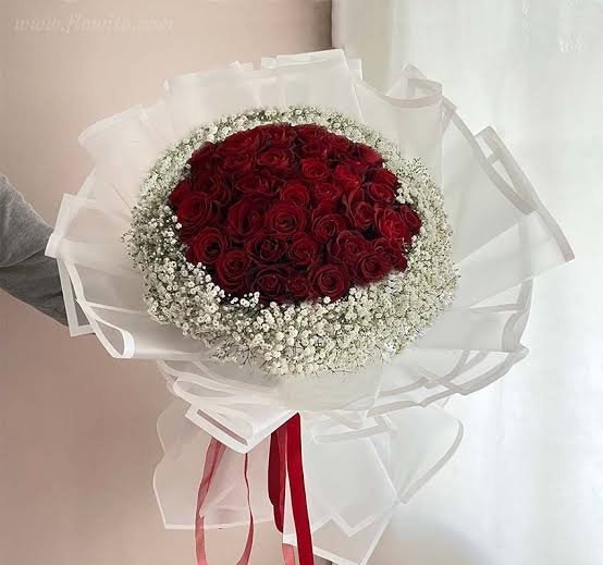  دسته گل ژیپسوفیلا و رز مینیاتوری