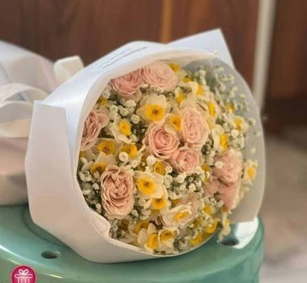  دسته گل ژیپسوفیلا و رز مینیاتوری