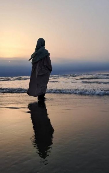  عکس دختر کنار دریا با چهره