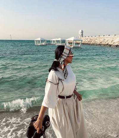  عکس دختر کنار دریا با چهره