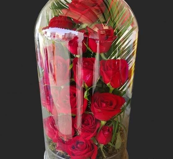  عکس دسته گل رز داخل گلدان شیشه ای با کیفیت عالی