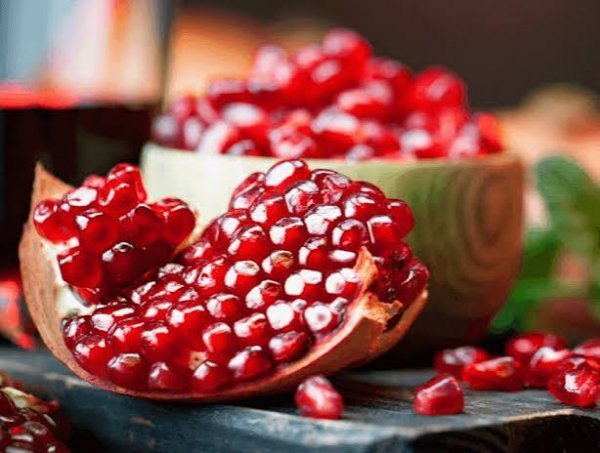  عکس زیبای دانه های قرمز انار