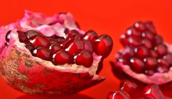  عکس زیبای دانه های قرمز انار