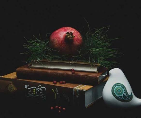  عکس پروفایل ظرف پر از دانه های انار
