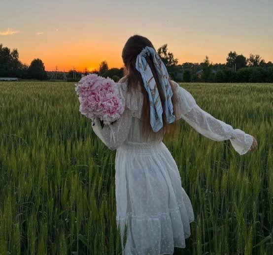  عکس ساده و شیک دختر تنها در غروب آفتاب
