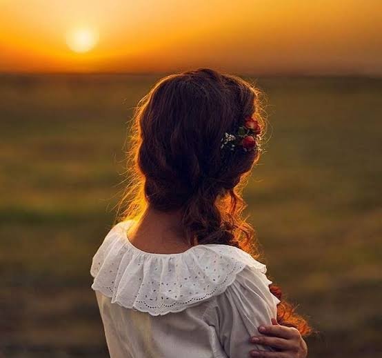  عکس ساده و شیک دختر تنها در غروب آفتاب