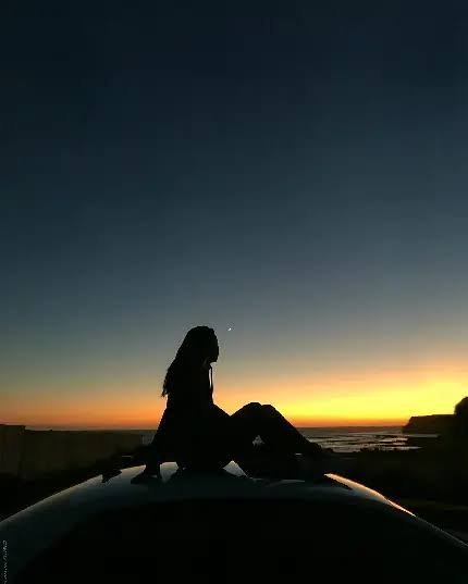  عکس ساده و شیک دختر تنها در غروب آفتاب