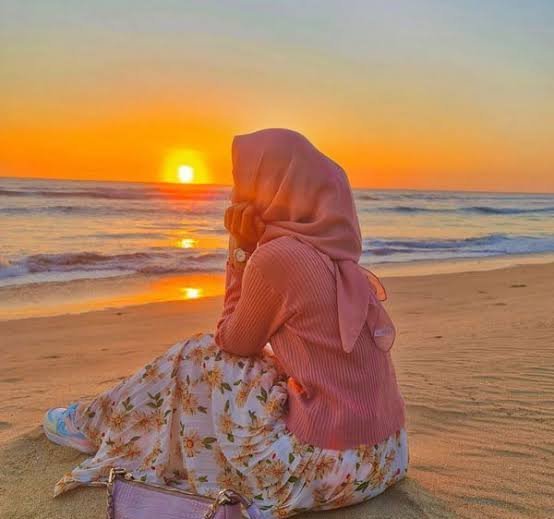 عکس ساده و شیک دختر تنها در غروب آفتاب