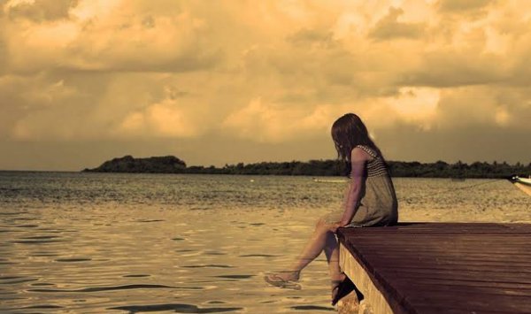  عکس ساده و شیک دختر تنها در غروب آفتاب