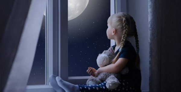 والپیپر جدید دختر غمگین و تنها برای گوشی