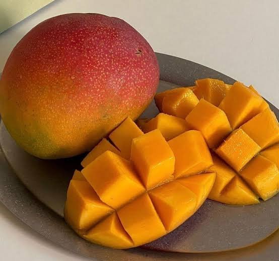  دانلود عکس میوه های انبه تازه