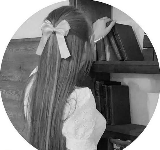  عکس سیاه سفید زن برای تصویر زمینه