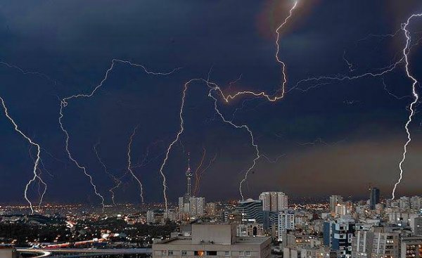  عکس رعد و برق زیبا در آسمان