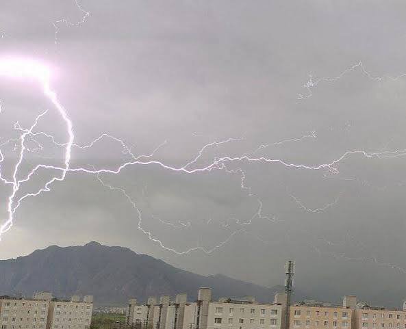  عکس رعد و برق زیبا در آسمان