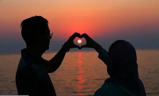  عکس زوج رمانتیک در ساحل دریا