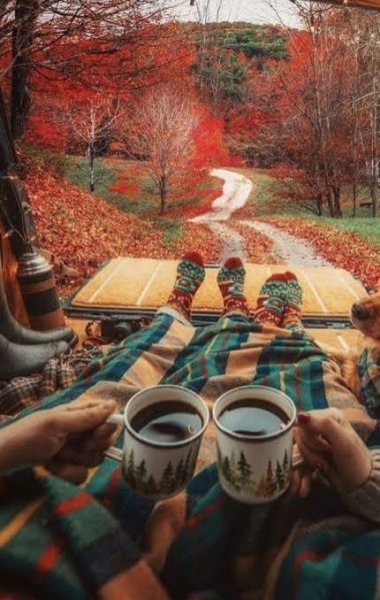  عکس پس زمینه منظره رمانتیک پاییزی