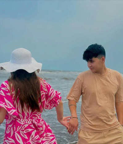  عکس رمانتیک دو نفره کنار ساحل دریا