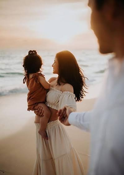  دونفره ژست عکس لب دریا اینستاگرام