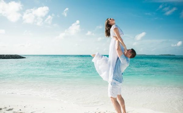  دونفره ژست عکس لب دریا اینستاگرام