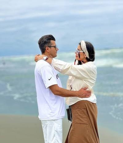  دونفره ژست عکس لب دریا اینستاگرام