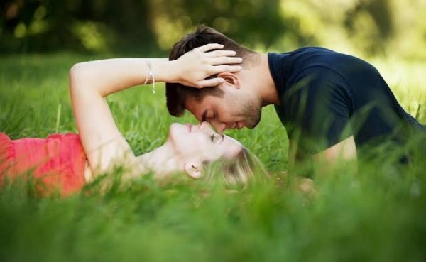  ژست عکس کنار دریا دونفره دخترانه