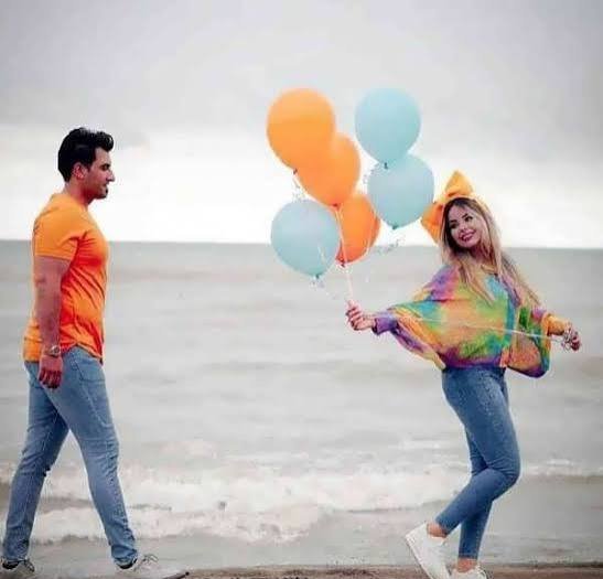  ژست عکس کنار دریا دونفره دخترانه