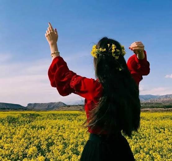  عکس پروفایل دختر خوشحال و خندان زیبا