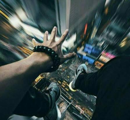  لاتی عکس پسر با اسلحه برای پروفایل
