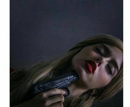  عکس دختر با تفنگ لاتی