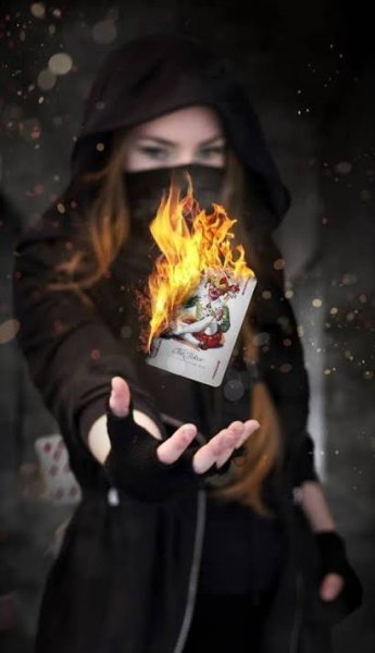  عکس دختر با تفنگ لاتی