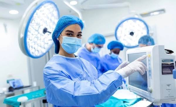  عکس در اتاق عمل جراحی