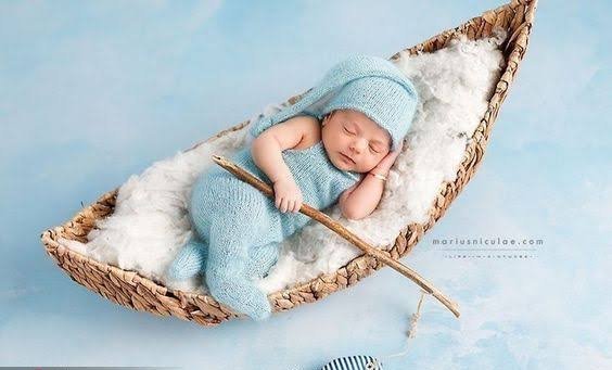 عکس مینیمال از پسر بچه