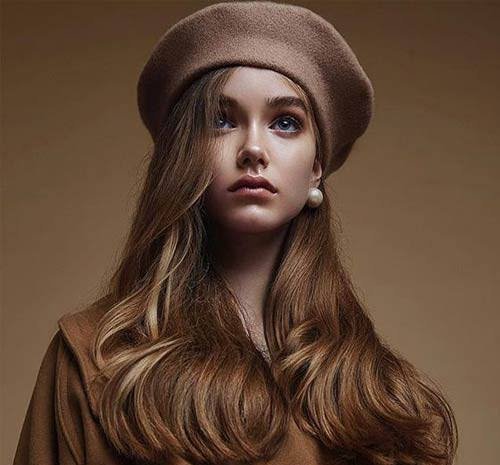  عکس دختر زیبای خارجی با موهای پریشان