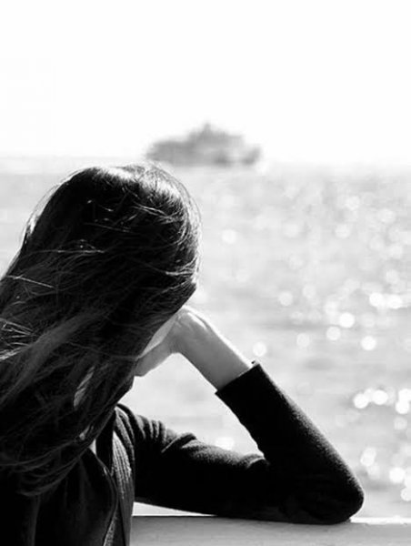  دانلود عکس دختر تنها برای پروفایل