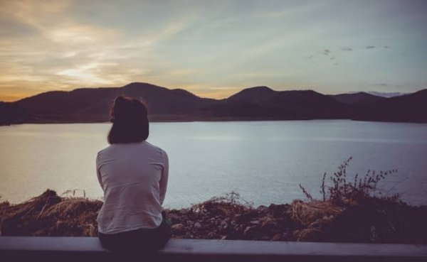  دانلود عکس دختر تنها برای پروفایل