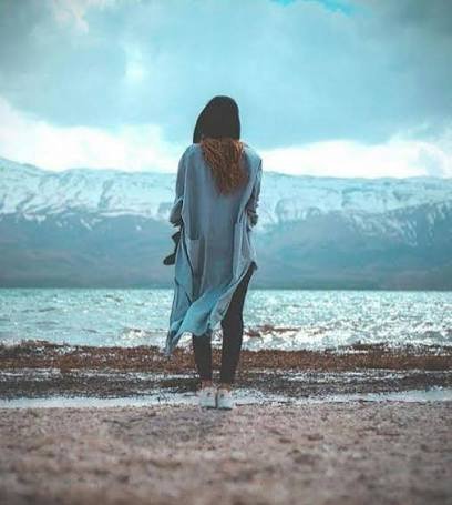  دانلود عکس دختر تنها برای پروفایل